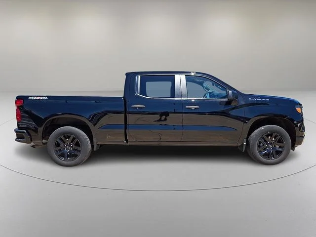 Used 2022 Black Chevrolet Custom image 12