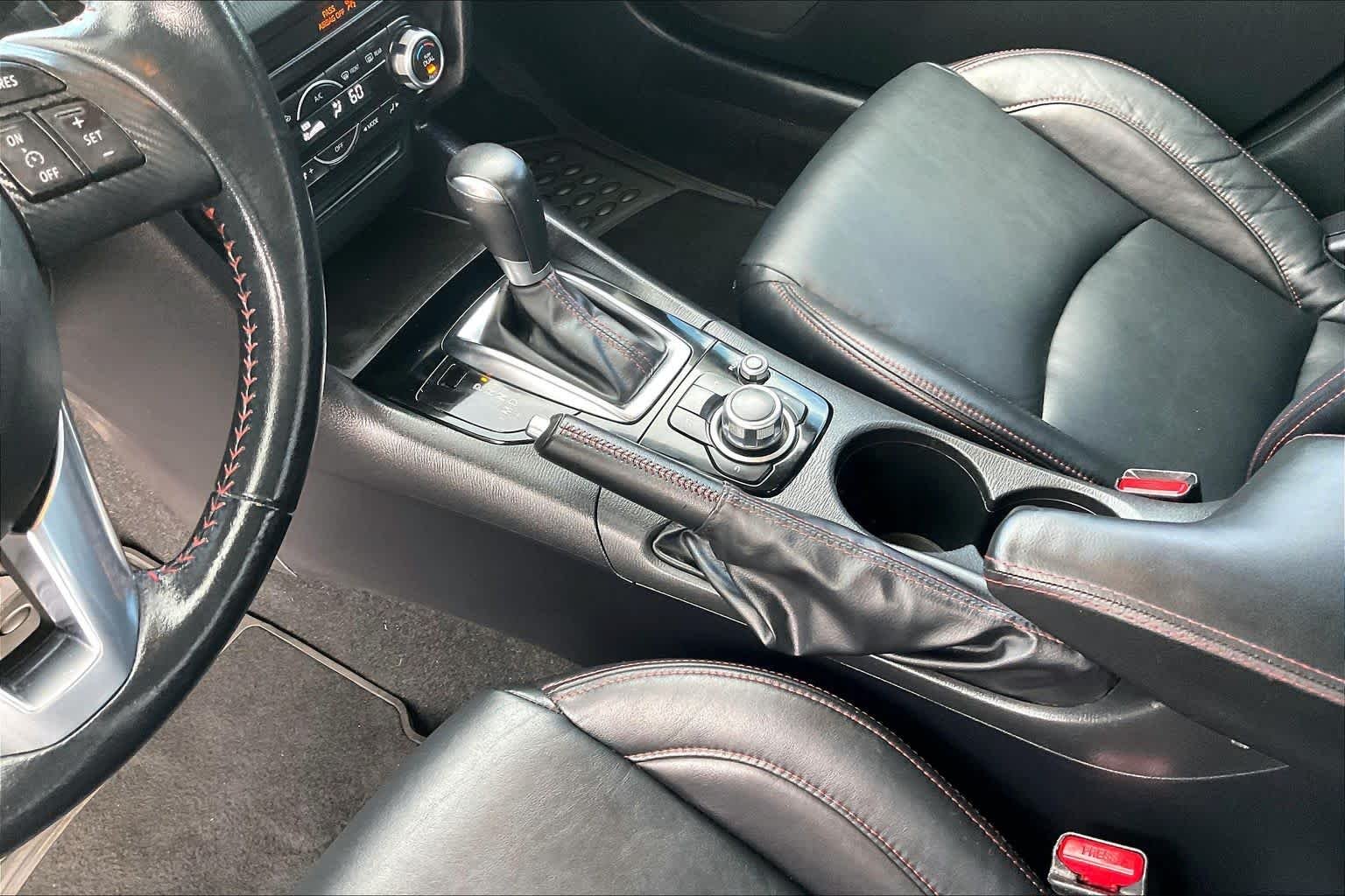 Used 2016 Blue Reflex Mica Mazda i Grand Touring image 15