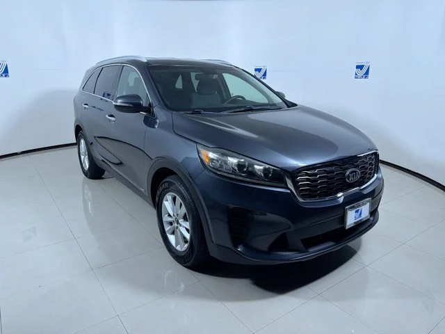 Used 2019 Platinum Graphite Kia LX image 2