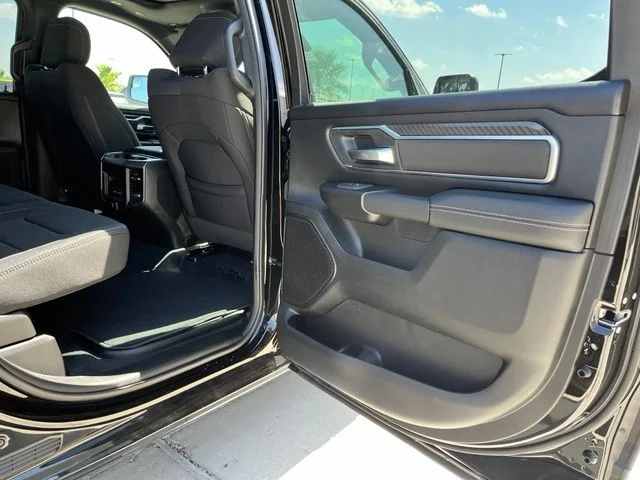 New 2026 Diamond Black Crystal Pearl-Coat Exterior Paint RAM Big Horn/Lone Star image 19