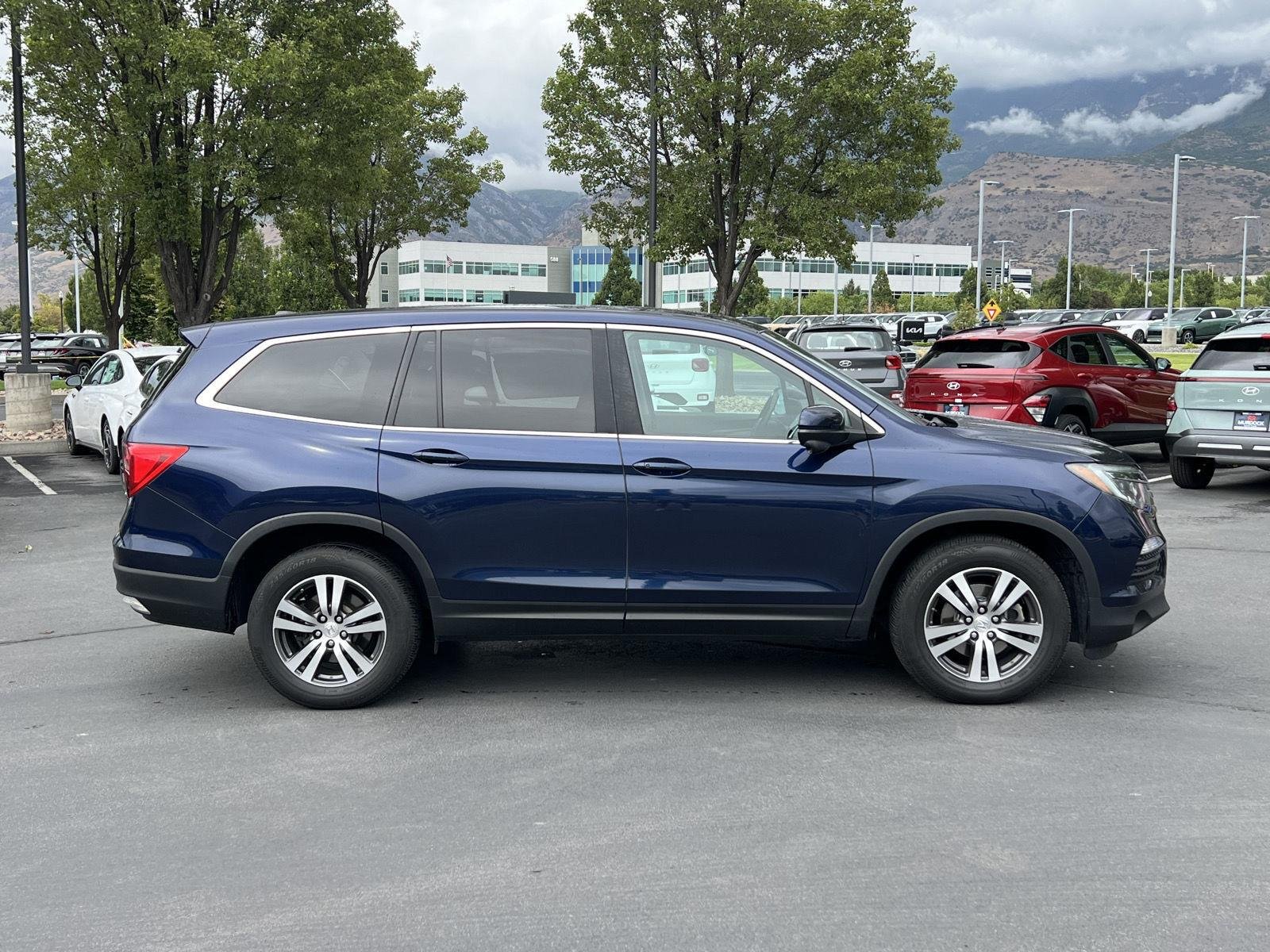 Used 2016 Blue Honda EX-L image 6