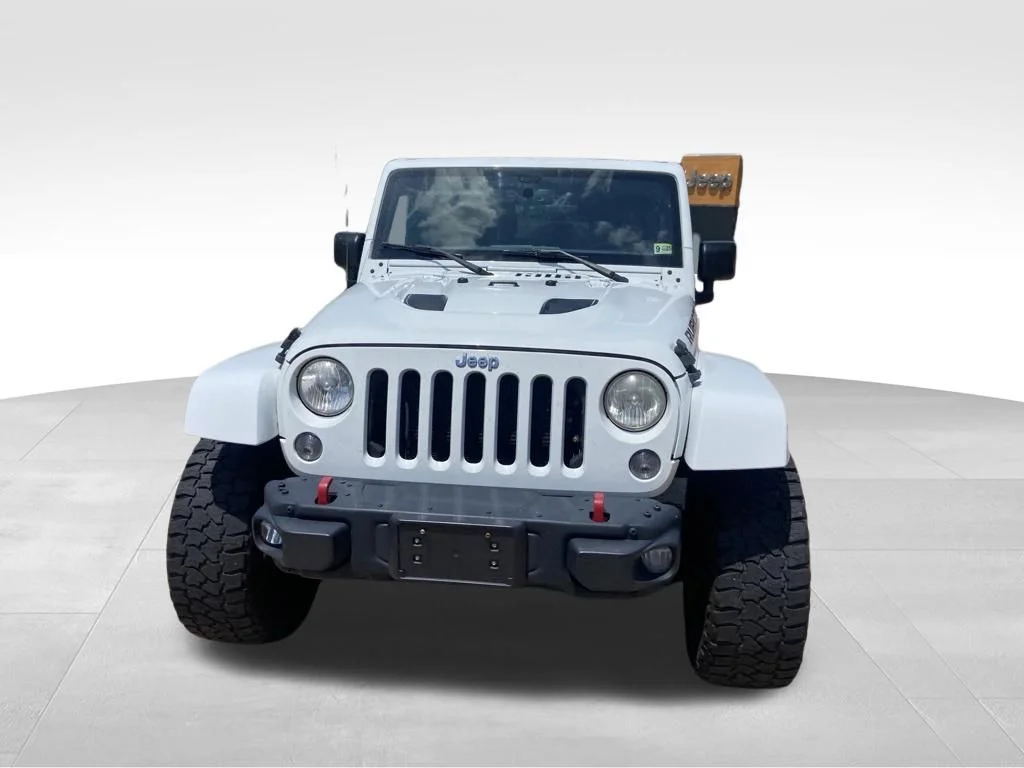 Used 2017 White Jeep Unlimited Rubicon image 4