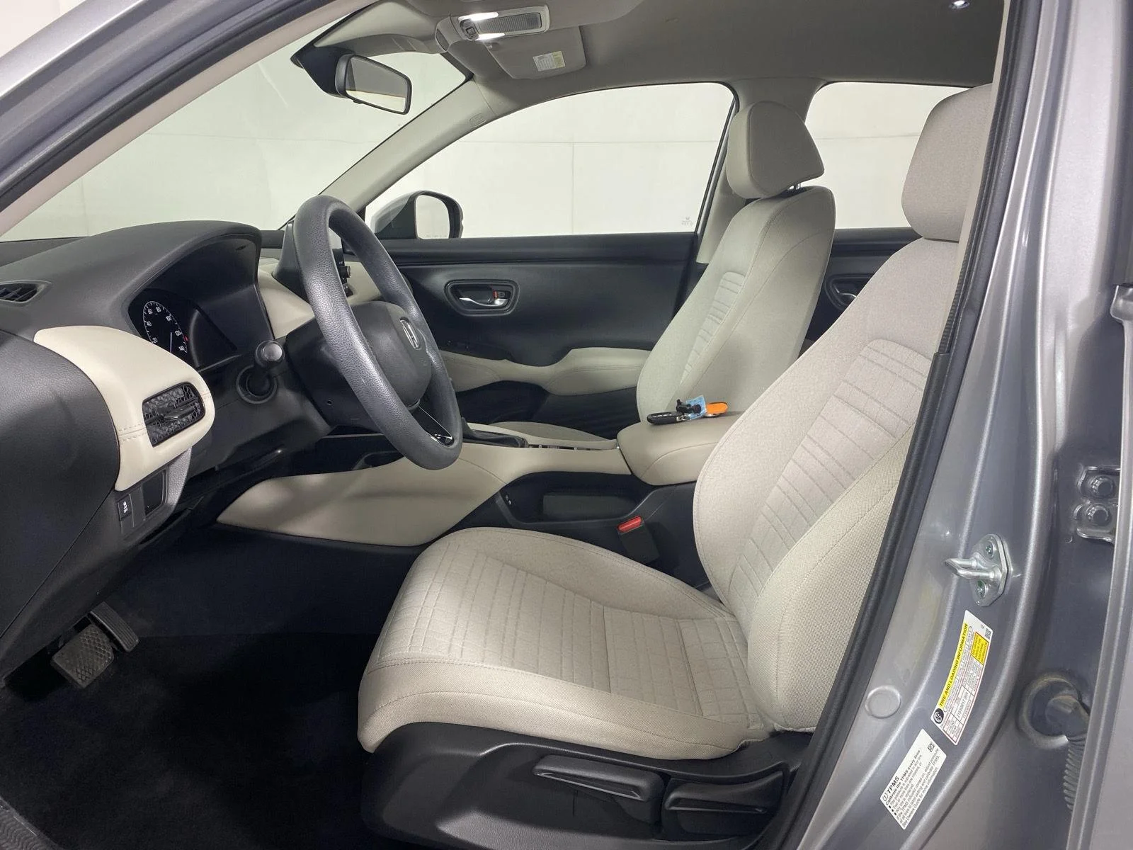 Used 2024 Lunar Silver Metallic Honda LX image 12