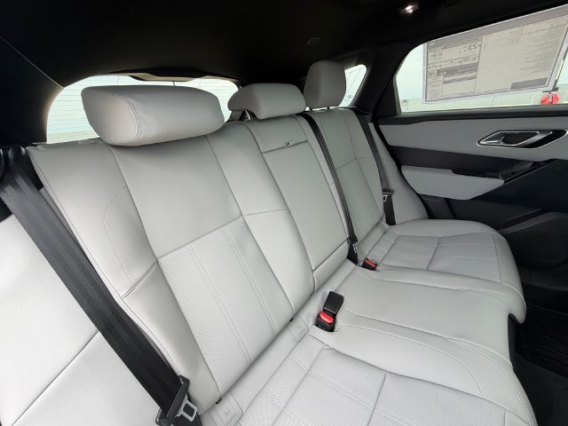 Used 2026 Green Land Rover Dynamic SE image 17