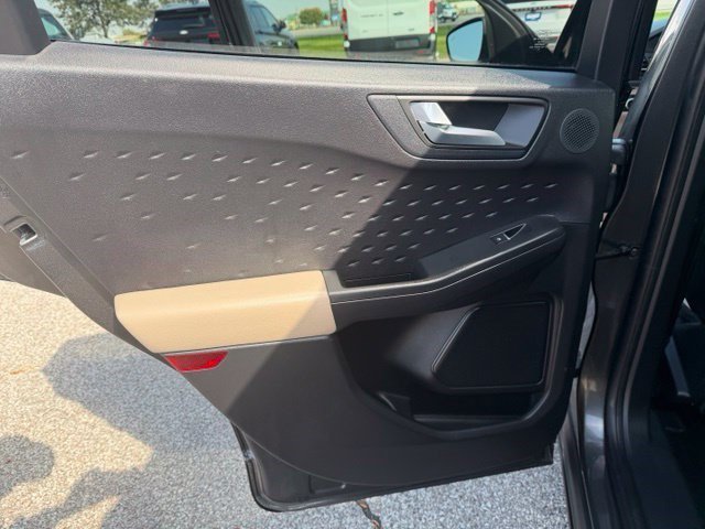 Used 2020 Magnetic Ford Titanium image 25