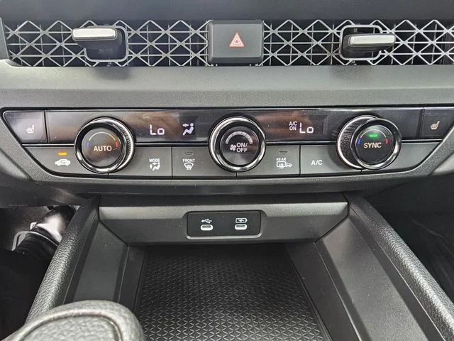Used 2025  Honda SE image 33