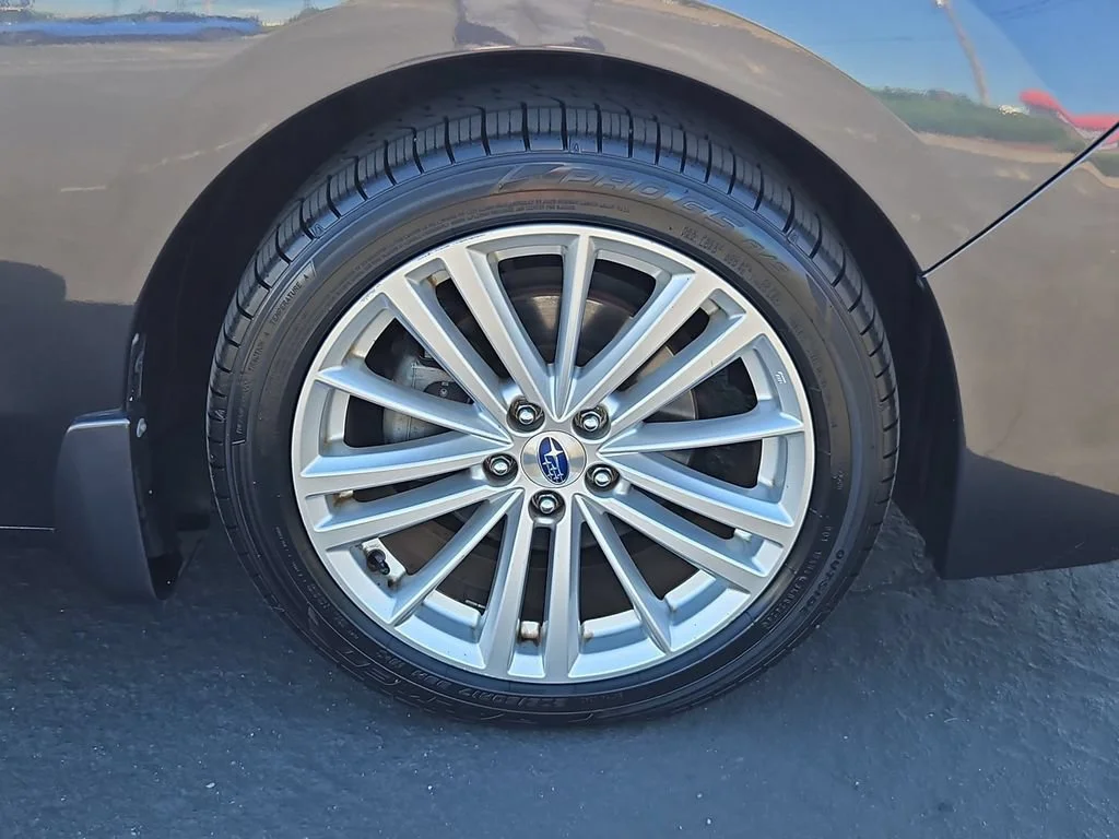Used 2015  Subaru 2.0i Limited image 30