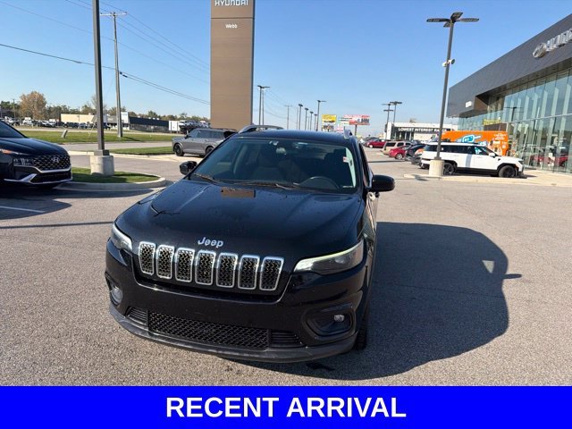 Used 2019 Diamond Black Jeep Latitude image 4