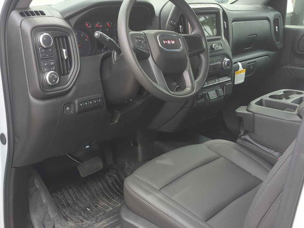 2025 GMC Sierra 2500HD Pro - Photo 10