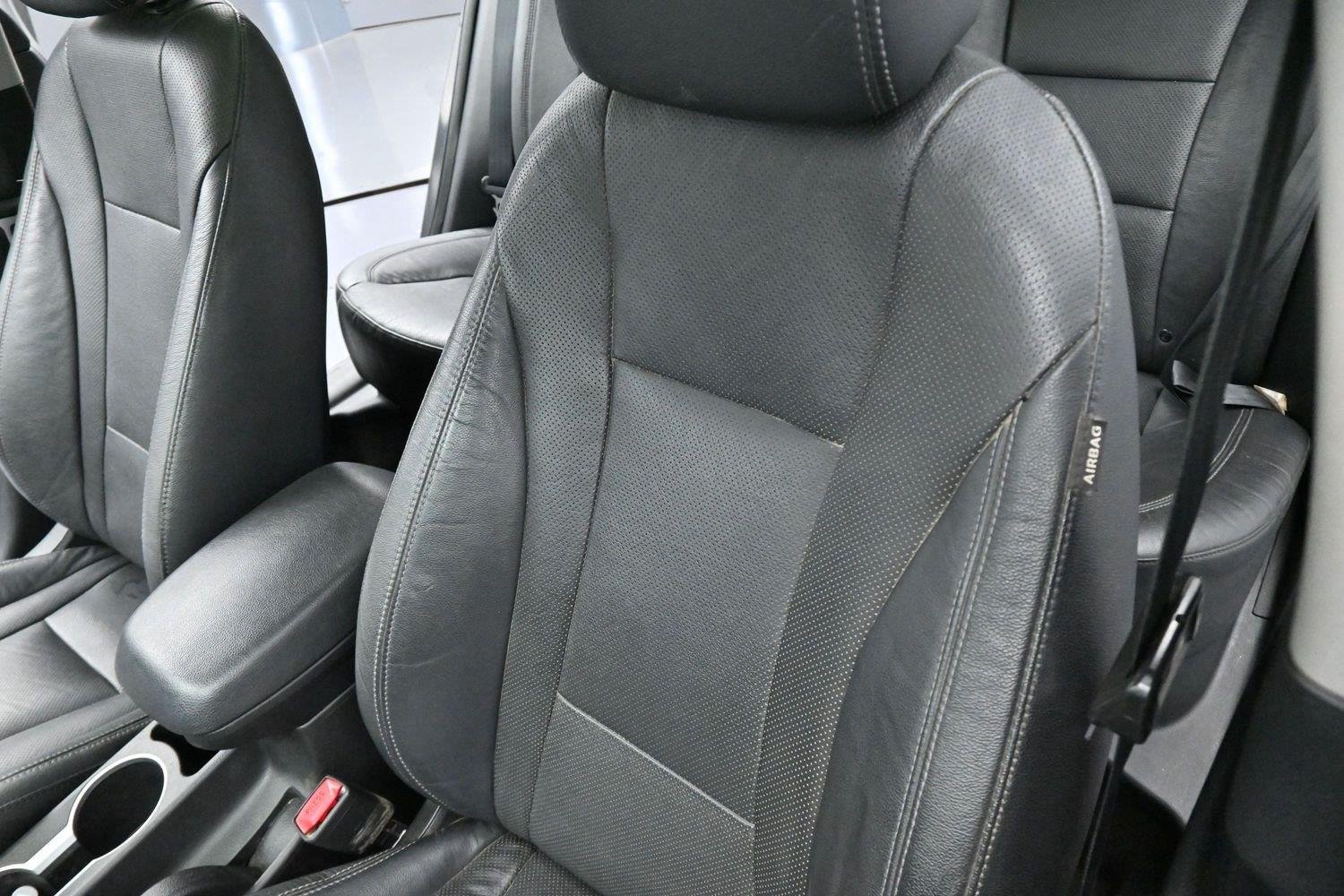 Used 2013 Black Noir Pearl Hyundai 5dr HB Auto PZEV image 13