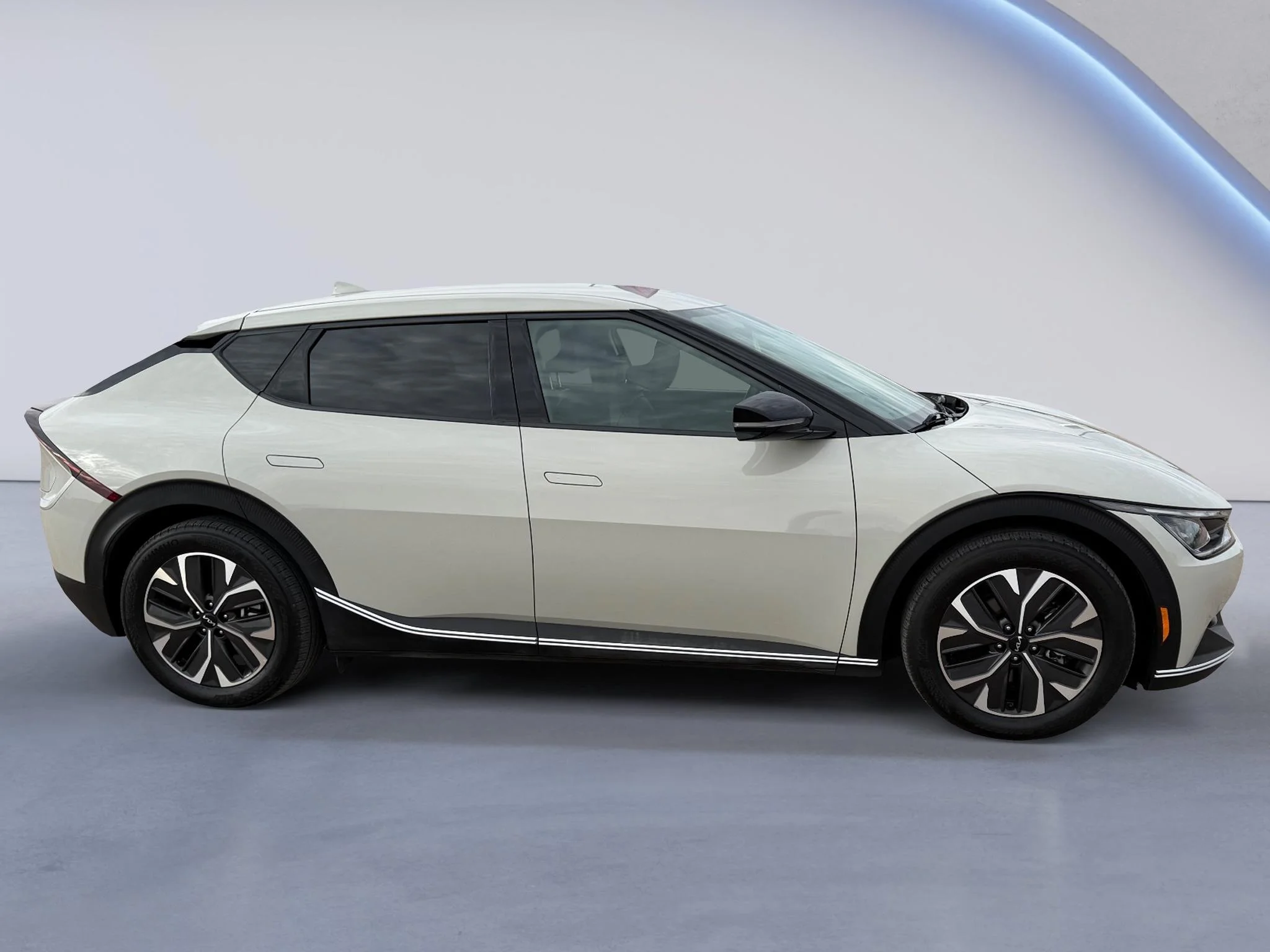 Used 2024 Glacier Kia Light Long Range image 4