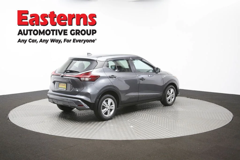 Used 2022 Silver Ford SE image 41