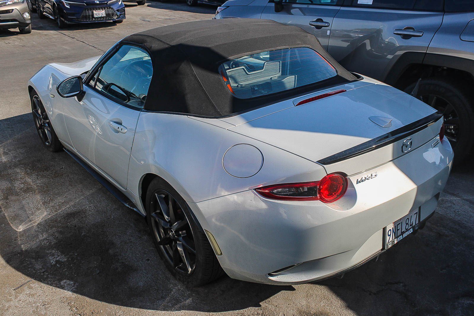 Used 2016 Ceramic Metallic Mazda Club image 11