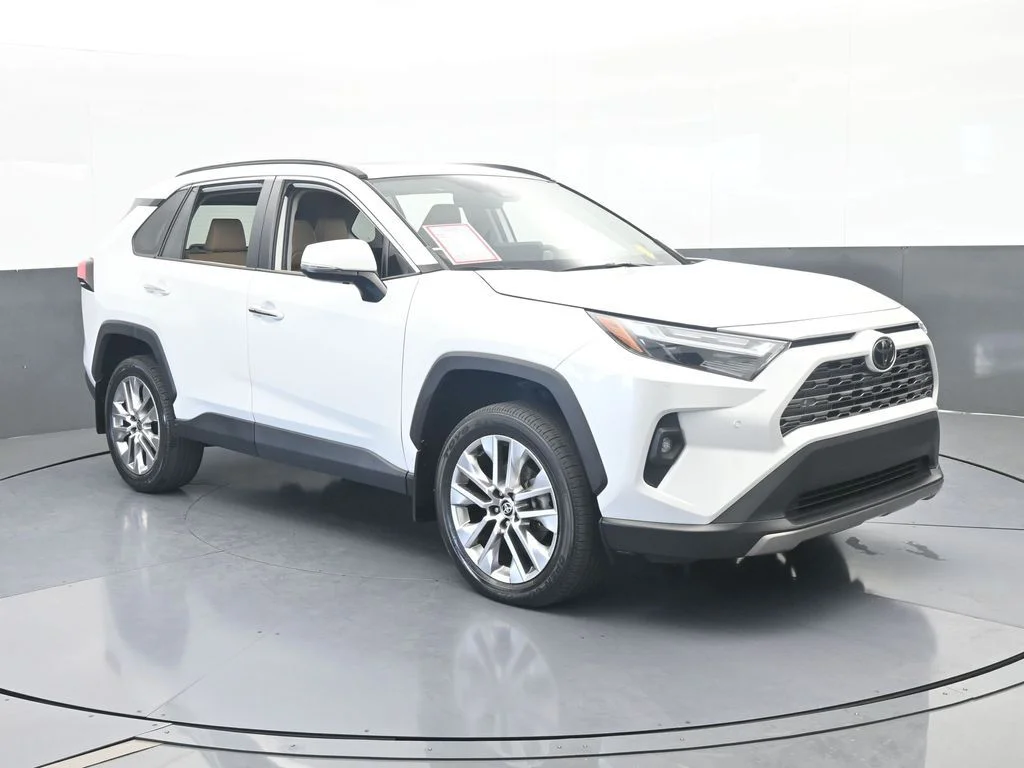 Used 2023 Ice Cap Toyota Limited image 8