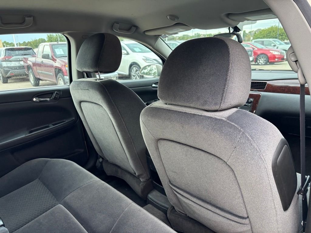 Used 2011 Gold Mist Metallic Chevrolet LT image 18