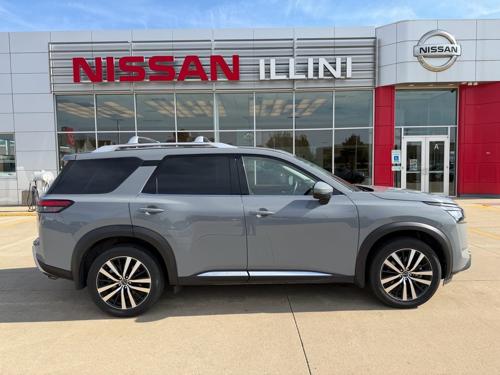 2025 Nissan Pathfinder Platinum 4WD's photo