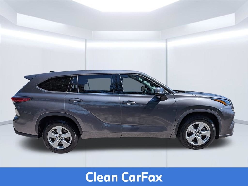 Used 2022 Gray Toyota L image 8