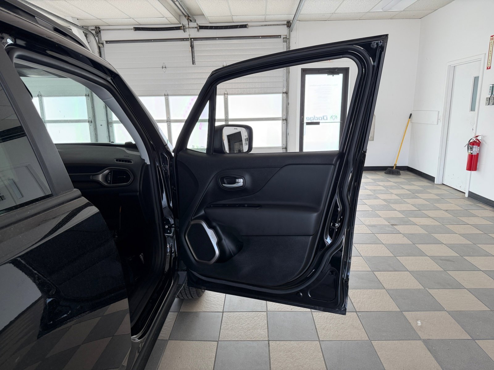 Certified Used 2023 Black Clearcoat Jeep Latitude image 32