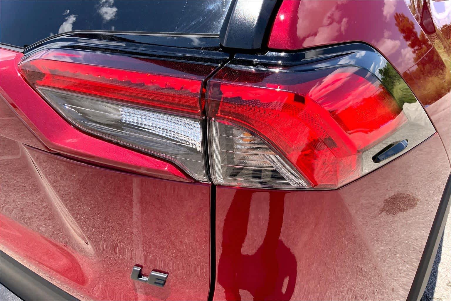 Used 2025 Ruby Flare Pearl Toyota LE image 30