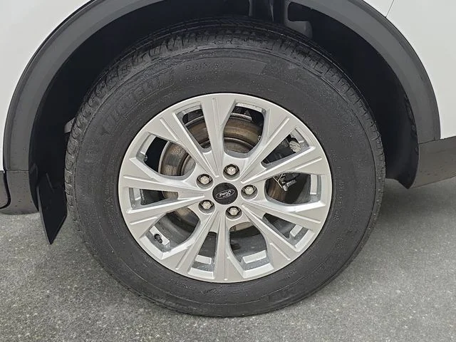 Certified Used 2023 Oxford White Ford Active image 27