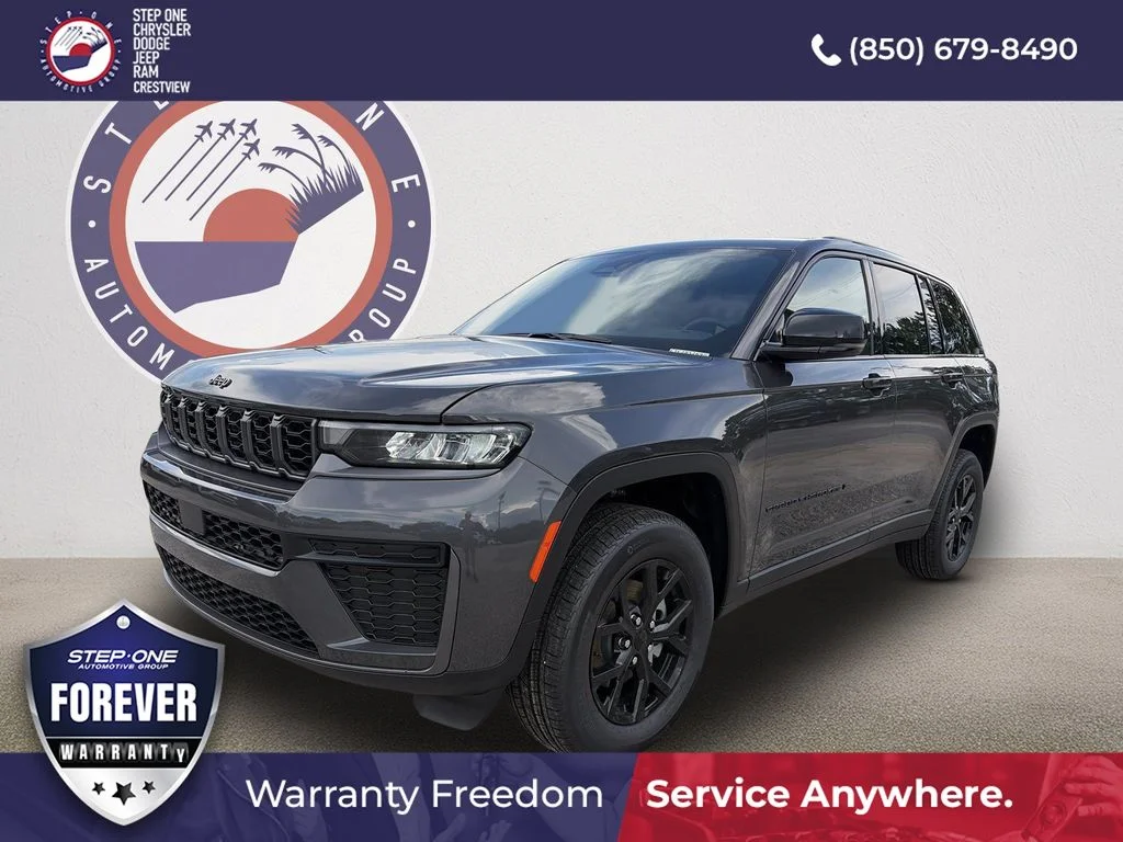 New 2026 Diamond Black Crystal Pearlcoat Jeep Laredo X image 1