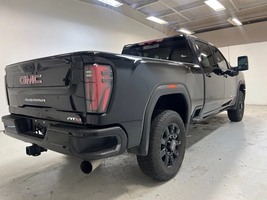 Used 2025 Onyx Black GMC AT4 image 9