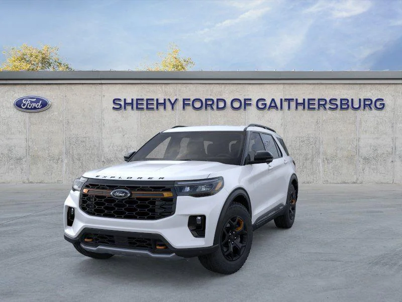 New 2026 Star White Metallic Tri-Coat Ford Tremor image 3