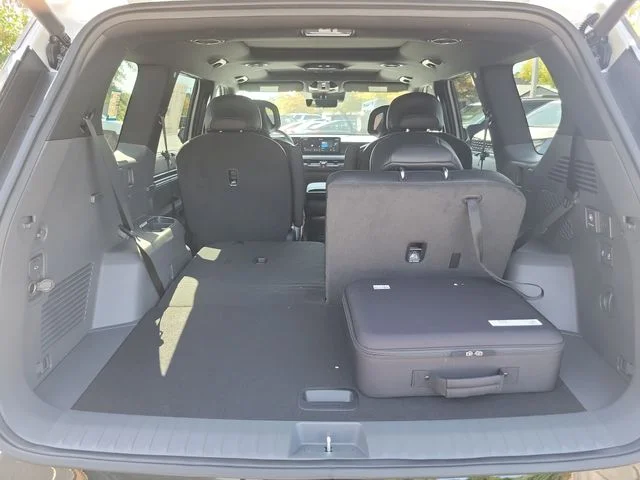 New 2026 Glacial White Pearl Kia Land AWD image 8