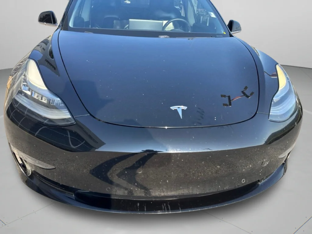 Used 2018 Obsidian Black Metallic Tesla Long Range image 27