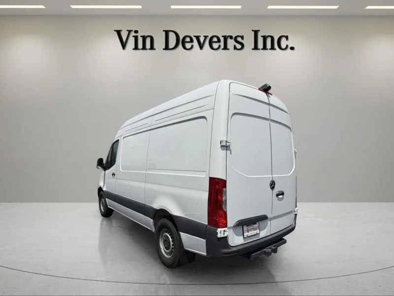 Used 2025 WHITE Mercedes-Benz  image 5