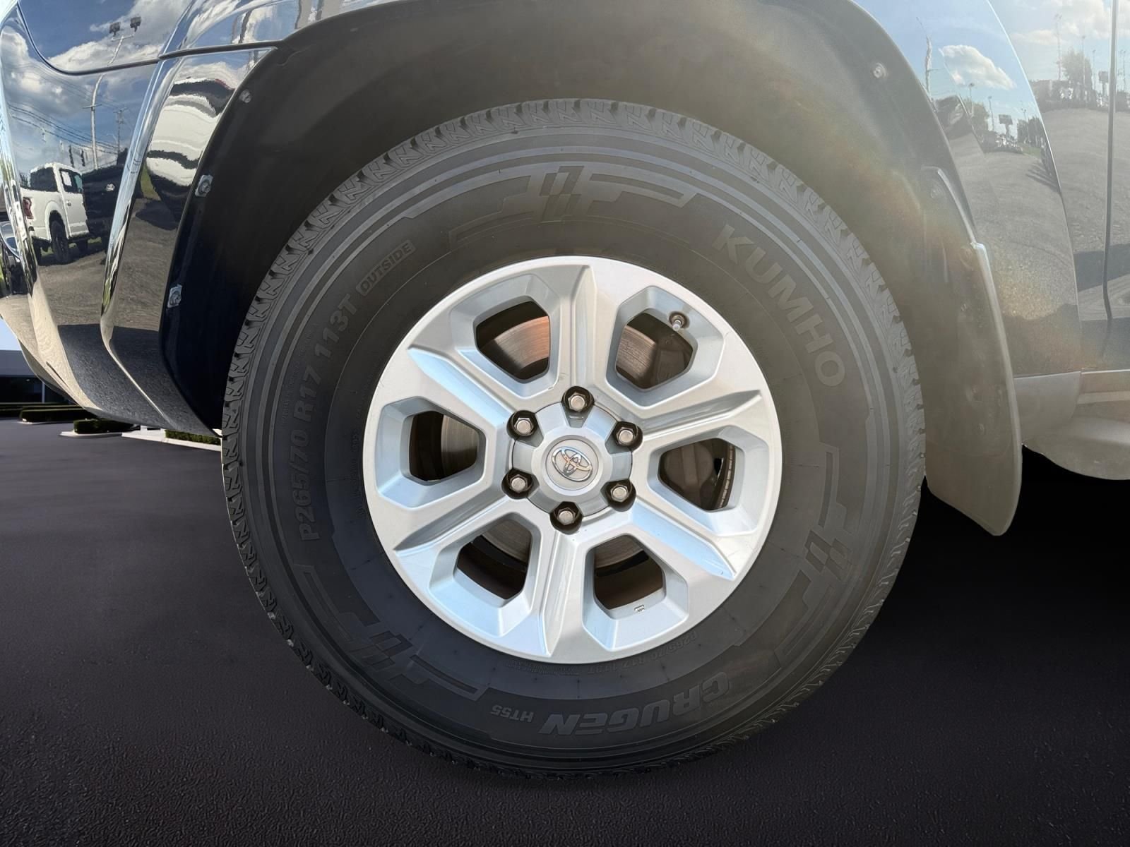 Used 2020 Midnight Black Metallic Toyota SR5 image 10
