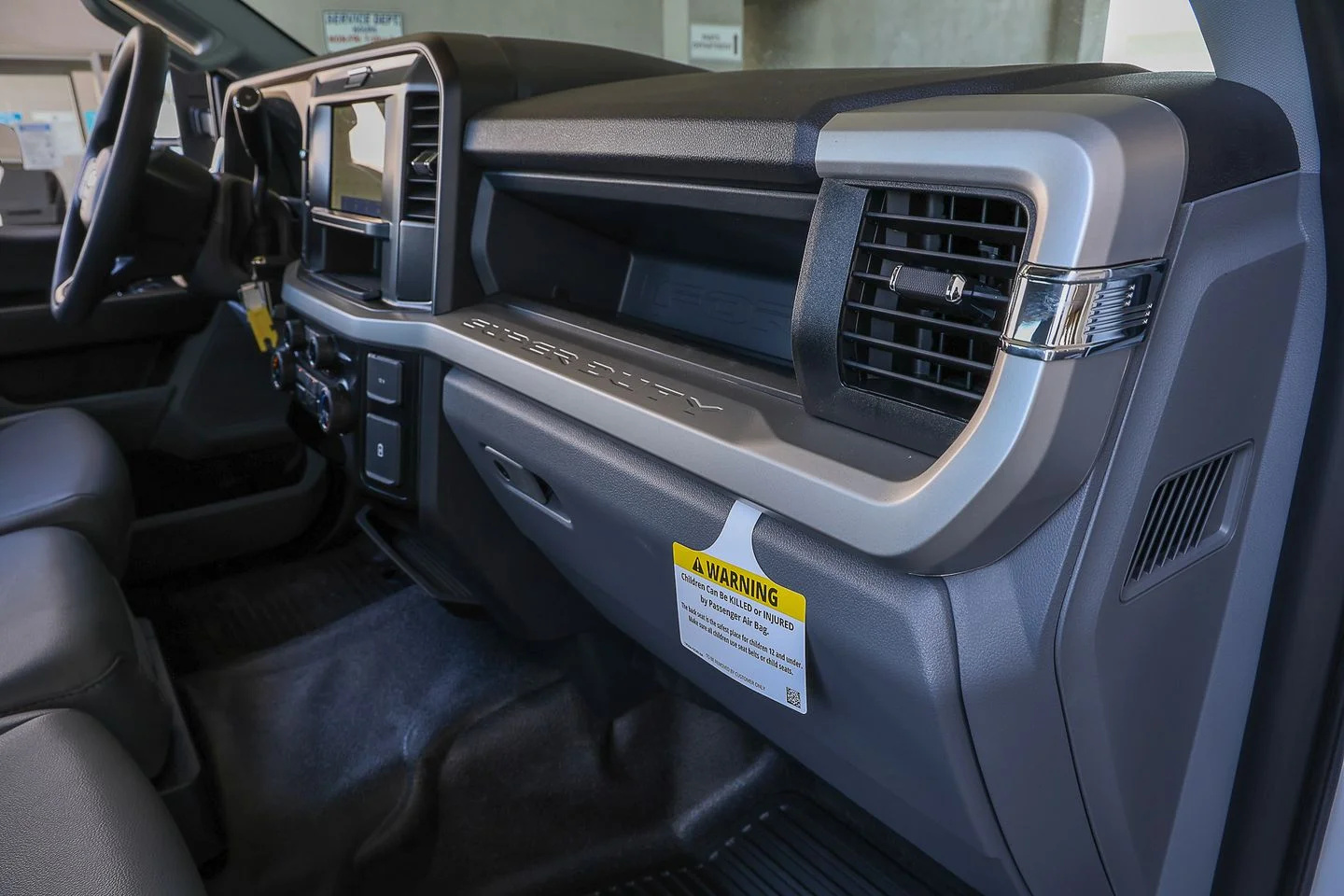 New 2026 Oxford White Ford F-450® XL image 29