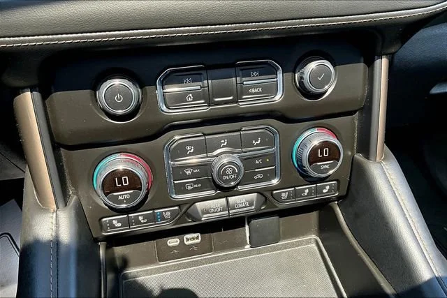 Used 2022 Black Chevrolet High Country image 15