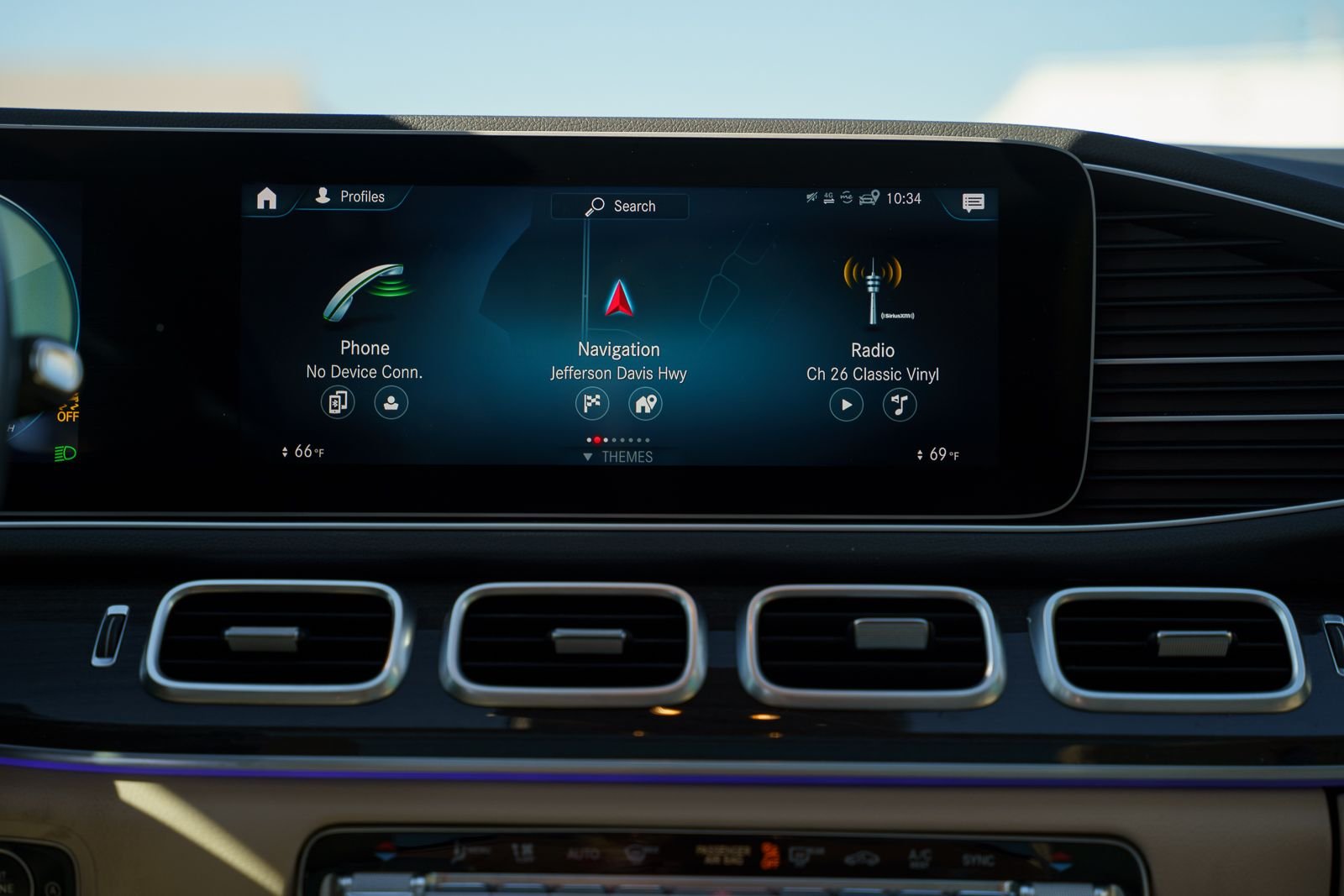 Certified Used 2020  Mercedes-Benz GLE 350 image 38