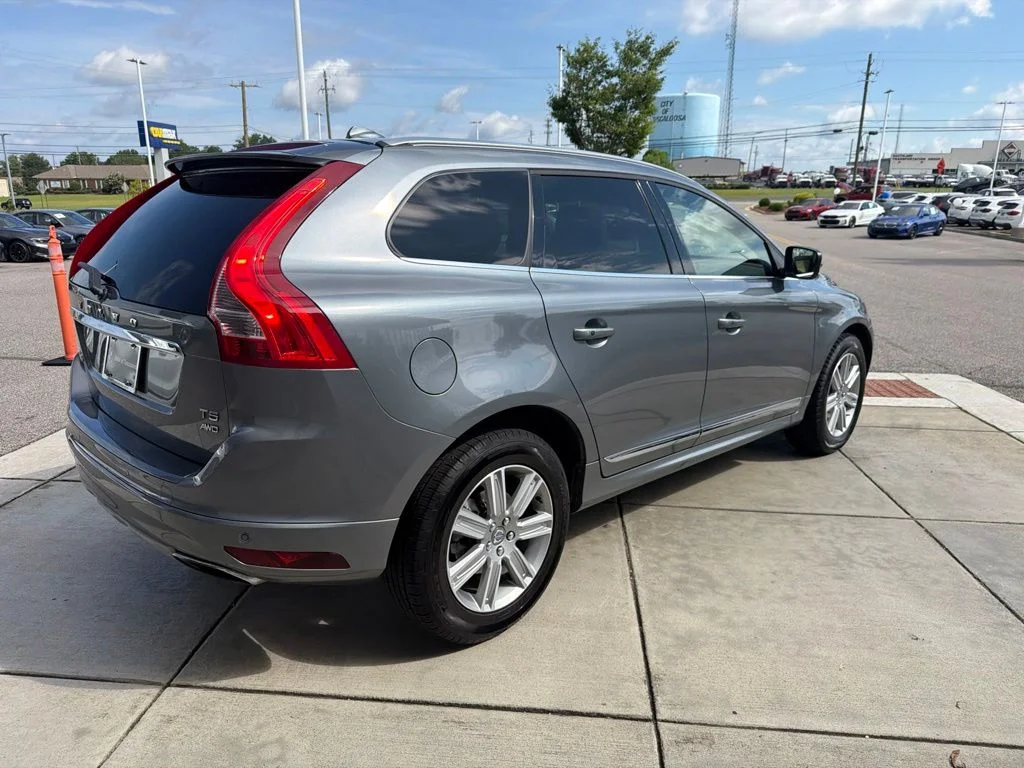 Used 2017 Gray Volvo T5 Inscription image 6