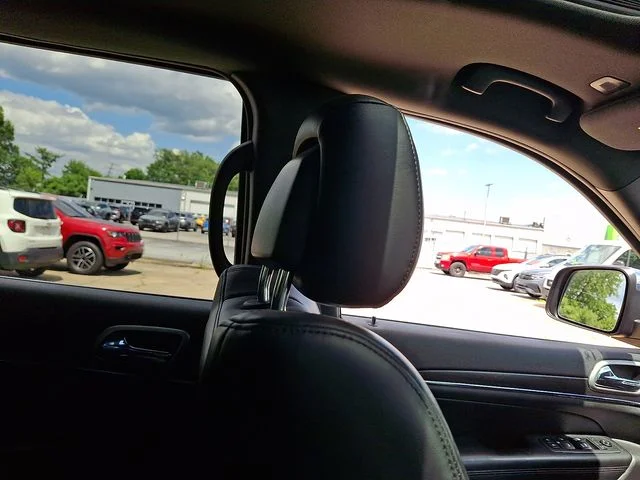 Used 2018 Gray Jeep Limited image 13