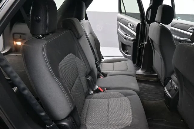 Used 2017 Black Ford XLT image 24