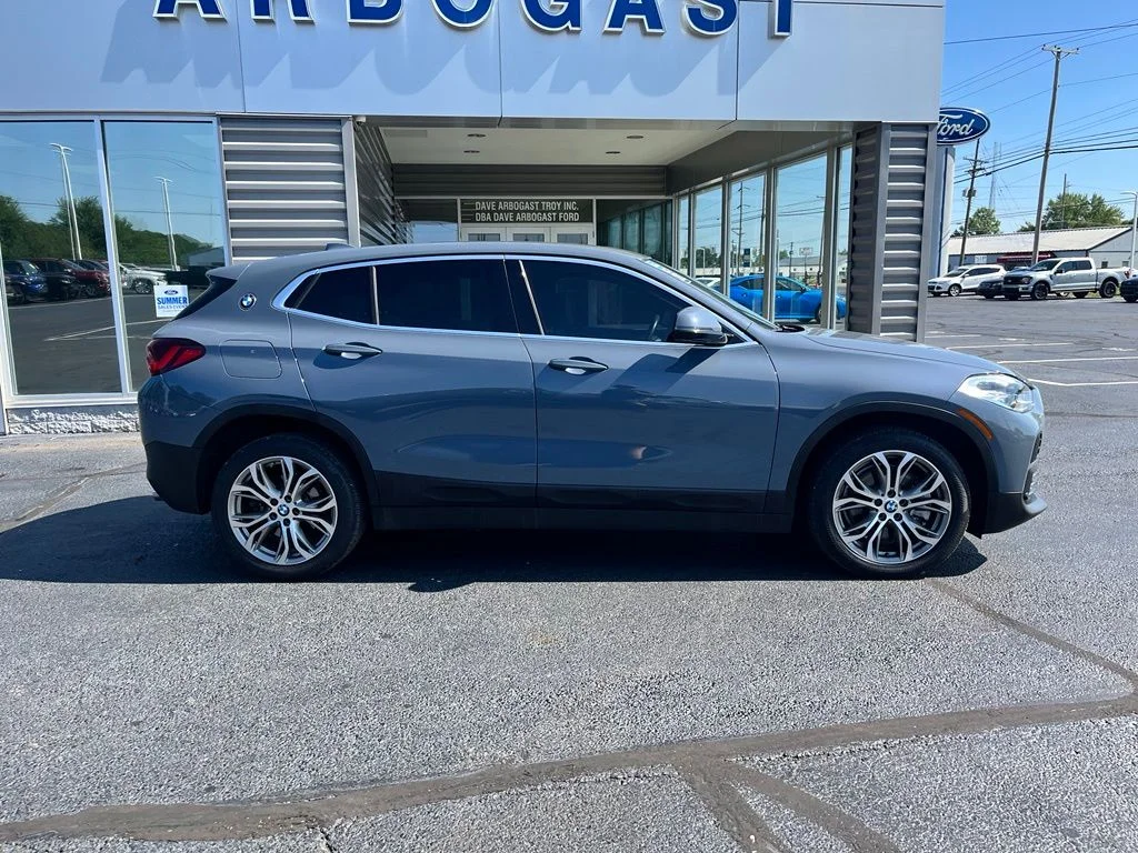 Used 2022 Gray BMW xDrive28i image 8