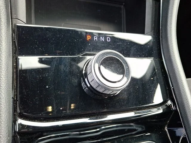 Used 2023 Black Jeep Altitude image 22