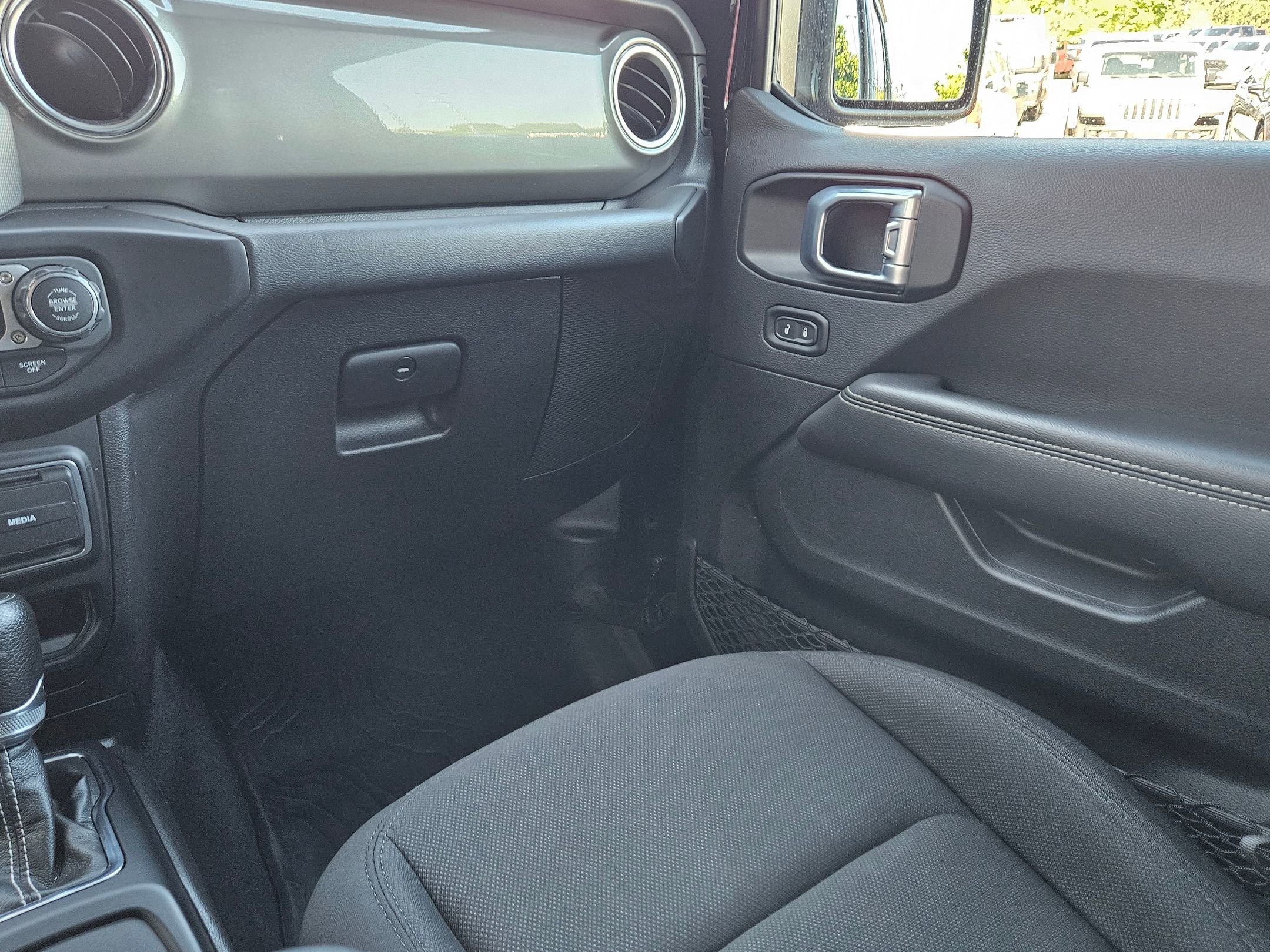 Used 2023 Black Clearcoat Jeep Overland image 11