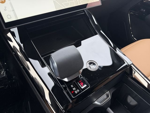 New 2026 Charente Grey Land Rover Dynamic SE image 24