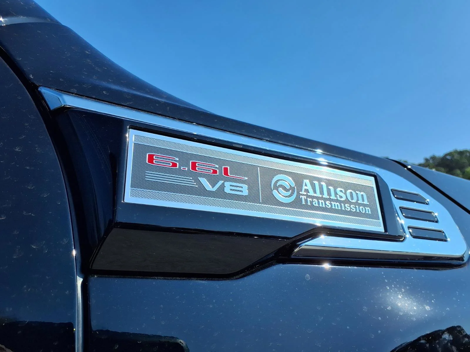 New 2026 Onyx Black GMC SLT image 2