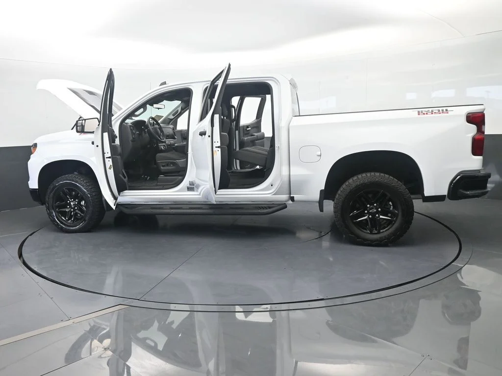 Used 2024 Summit White Chevrolet Custom Trail Boss image 77