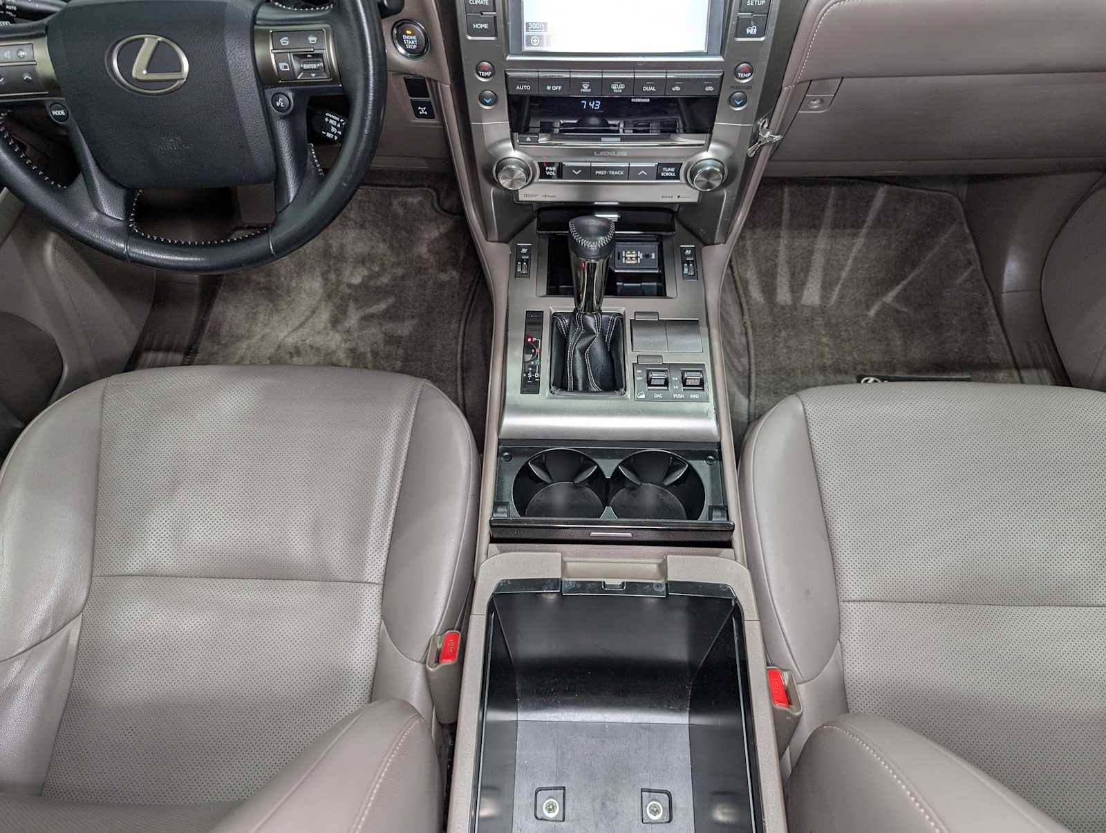 Used 2018 Starfire Pearl Lexus  image 20