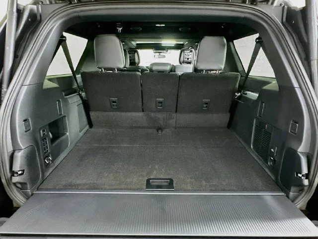 New 2027 Gray Ford Platinum image 26