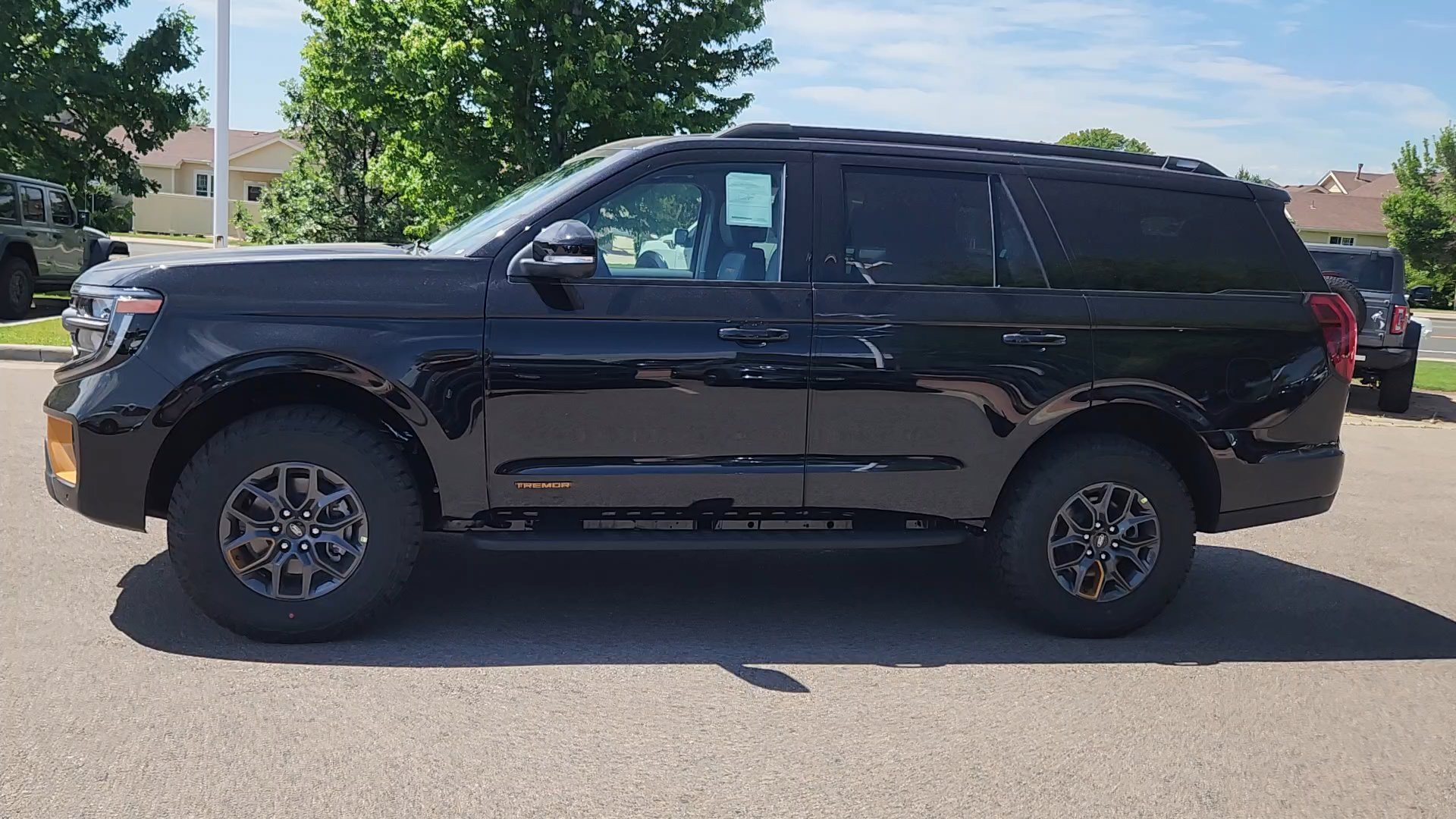 New 2026 Agate Black Metallic Ford Tremor image 3