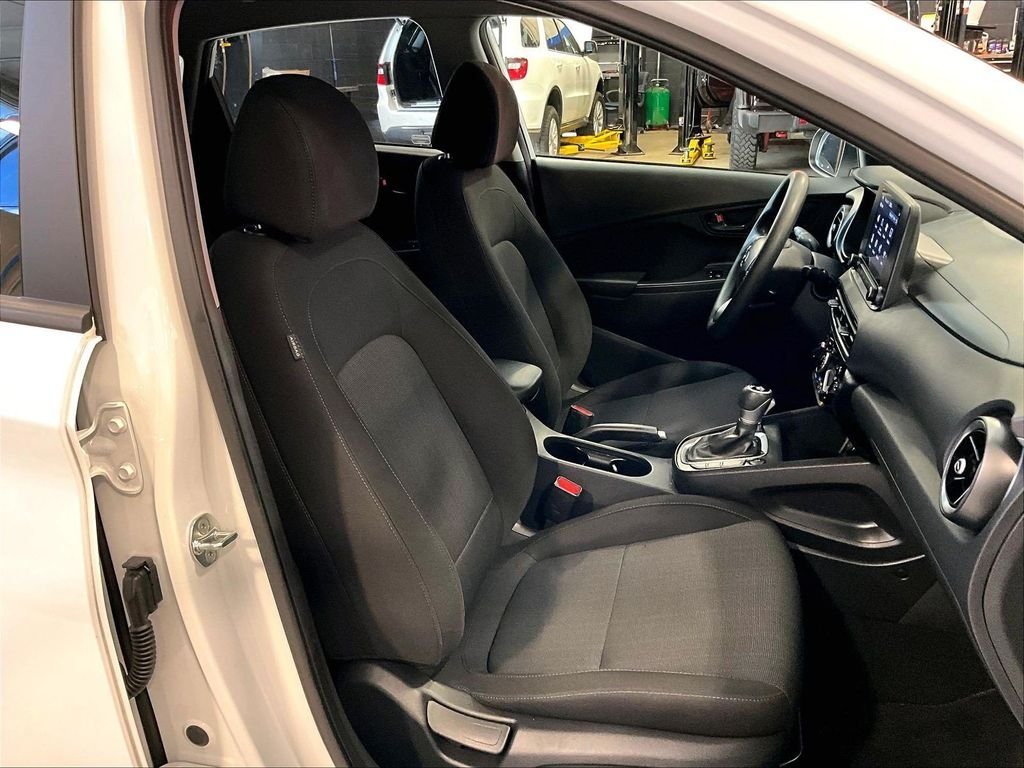 Used 2022 White Hyundai SEL image 11