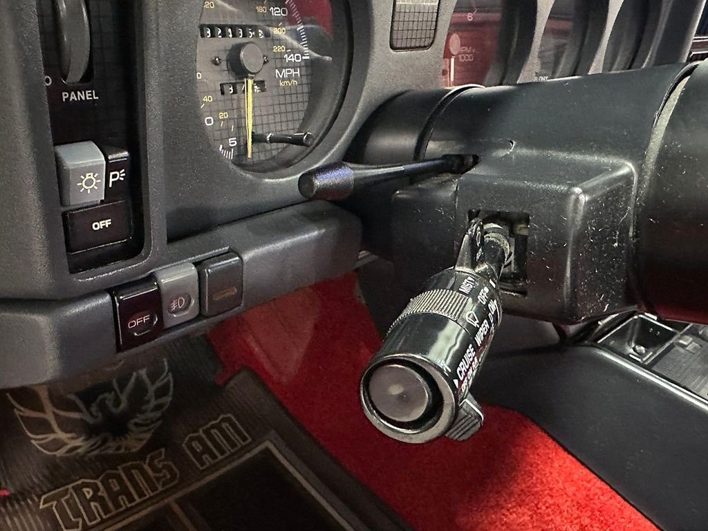 Used 1987 Red Pontiac  image 77