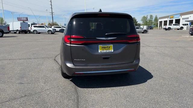 Used 2023 Gray Chrysler Touring L image 7