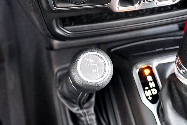 New 2026 Bright White Clear-Coat Exterior Paint Jeep Sport S image 36